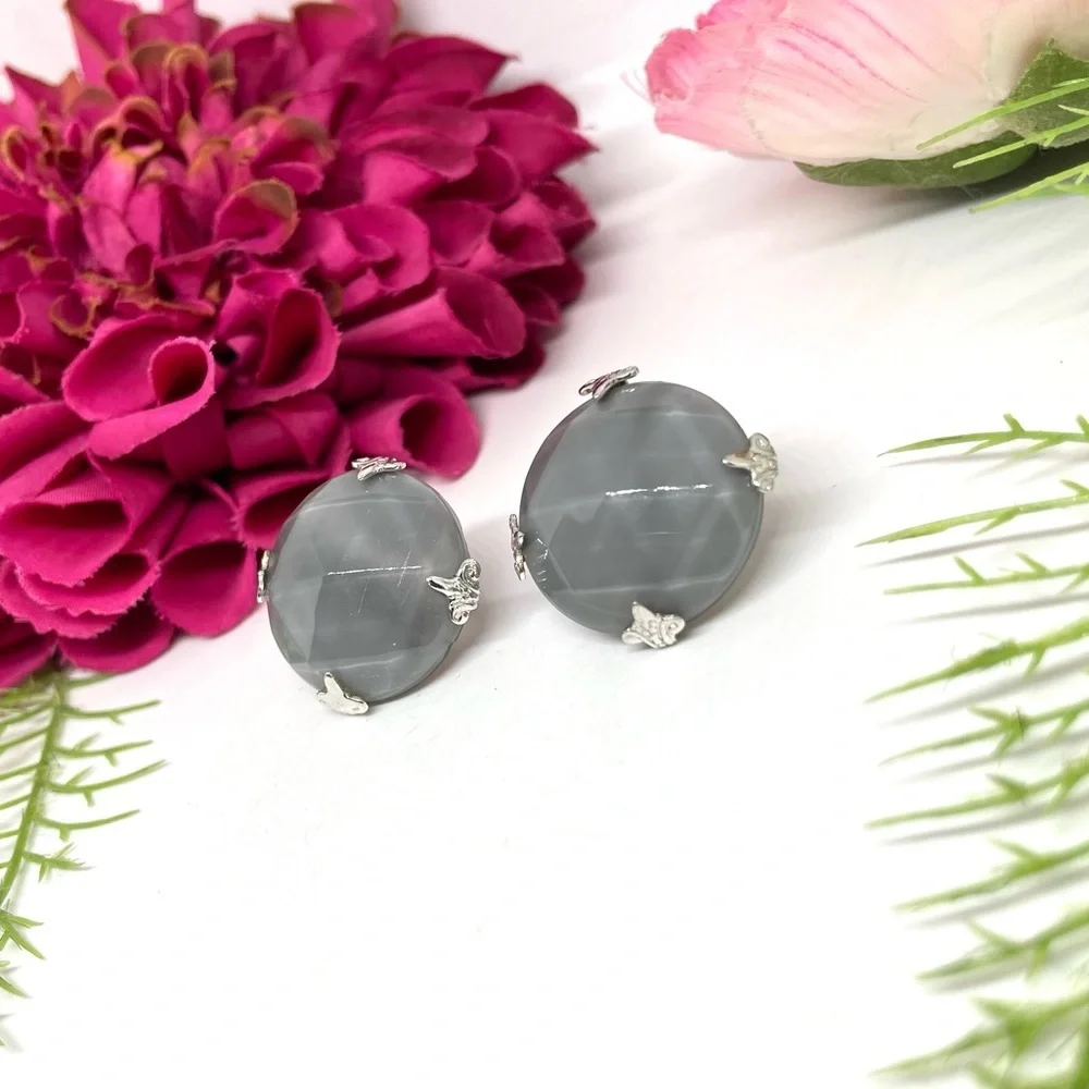 VINTAGE⚜️RARE VOGUE Smoky Faceted Glass Crystal Clip Earrings